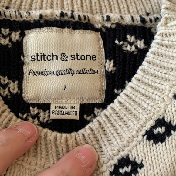 Gently Loved Knitted Sweater by Stitch & Stone - Picture 5 of 8
